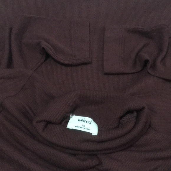 Wilfred Only Turtleneck Burgundy Top SIZE XS - Picture 7 of 10